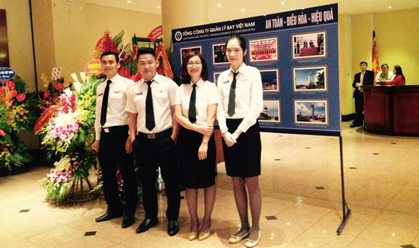 Đoàn thanh niên Tổng công ty quản lý bay Việt Nam tham gia phục vụ  Lễ kỷ niệm 60 năm ngành Hàng không dân dụng Việt Nam